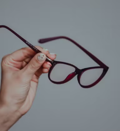 How to Reduce the Appearance of Scratches on Eyeglasses at Home