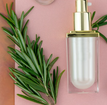 Homemade Rosemary Toner: How to Make It and Use It in Your Skincare Routine