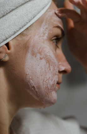 How Baking Soda Is Used in Skincare: Benefits, Risks, and Tips